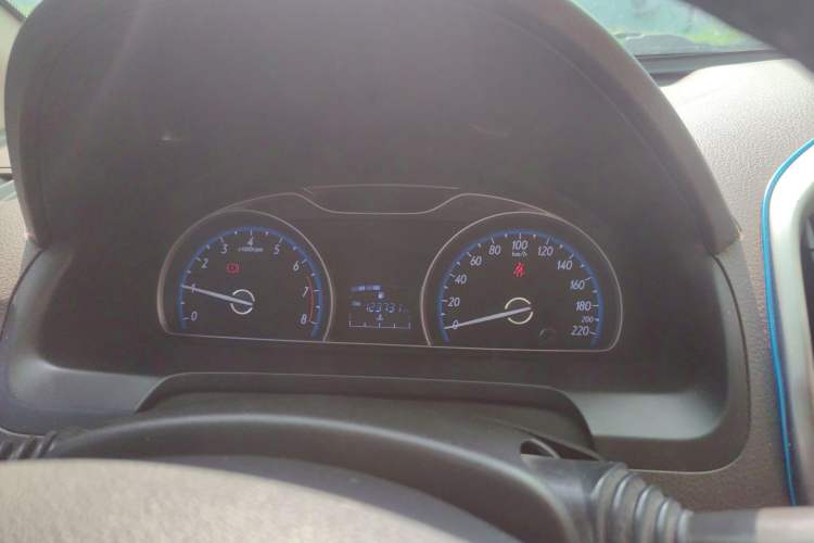 Used Baojun 610 2014 1.5L manual standard version Instrument Cluster