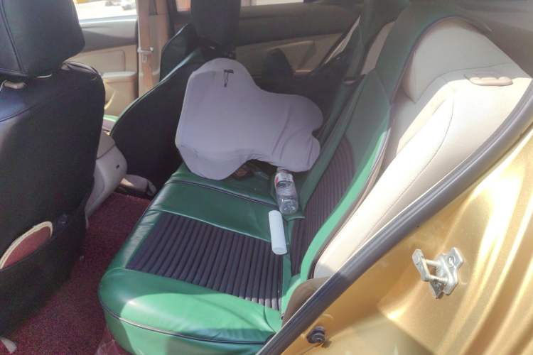 Used Baojun 610 2014 1.5L manual standard version Left Rear Seat
