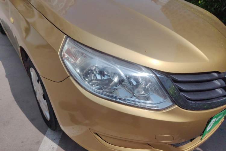 Used Baojun 610 2014 1.5L manual standard version Right Front Headlight