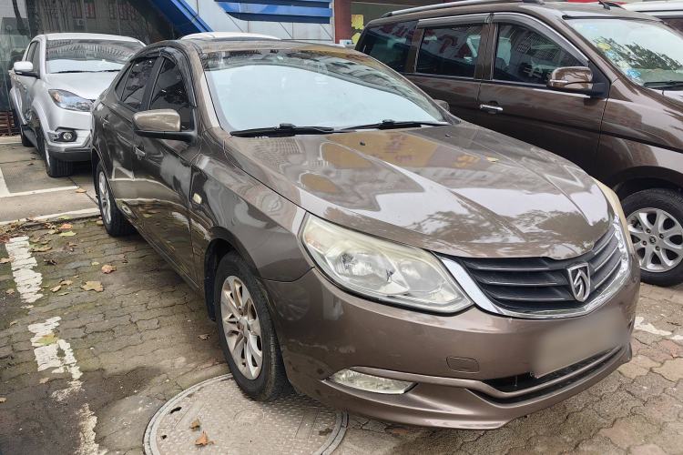 Used Baojun 630 2013 1.5L automatic Elite version Exterior 2