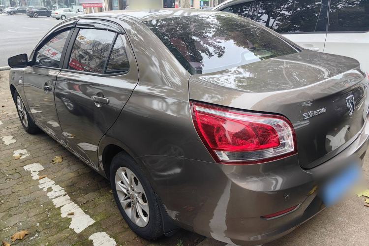 Used Baojun 630 2013 1.5L automatic Elite version Exterior 3