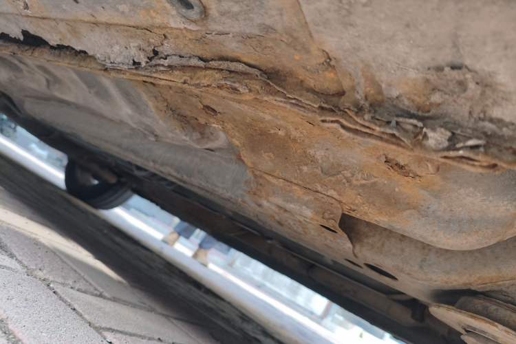 Used Baojun 630 2011 1.5L manual Elite version Chassis Front Right