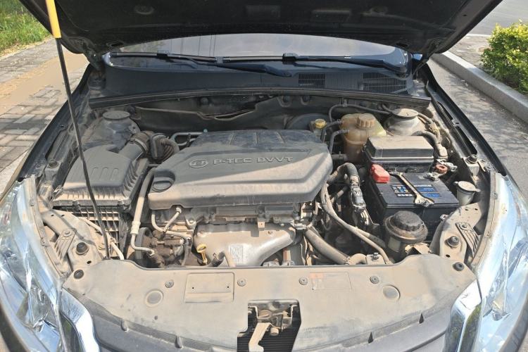 Used Baojun 630 2011 1.5L manual Comfort trim level Engine Bay