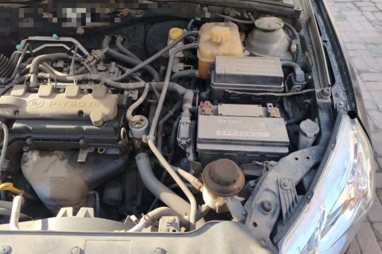 Used Baojun 630 2011 1.5L manual Elite version Engine Bay Left