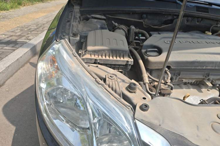 Used Baojun 630 2011 1.5L manual Comfort trim level Engine Bay Right