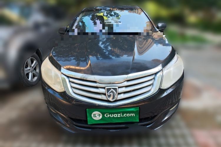 Used Baojun 630 2011 1.5L manual standard version Front