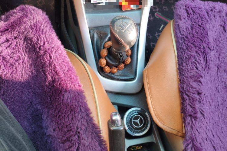 Used Baojun 630 2011 1.5L manual Elite version Gear Lever