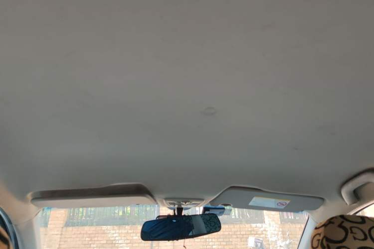 Used Baojun 630 2011 1.5L manual standard version Headliner