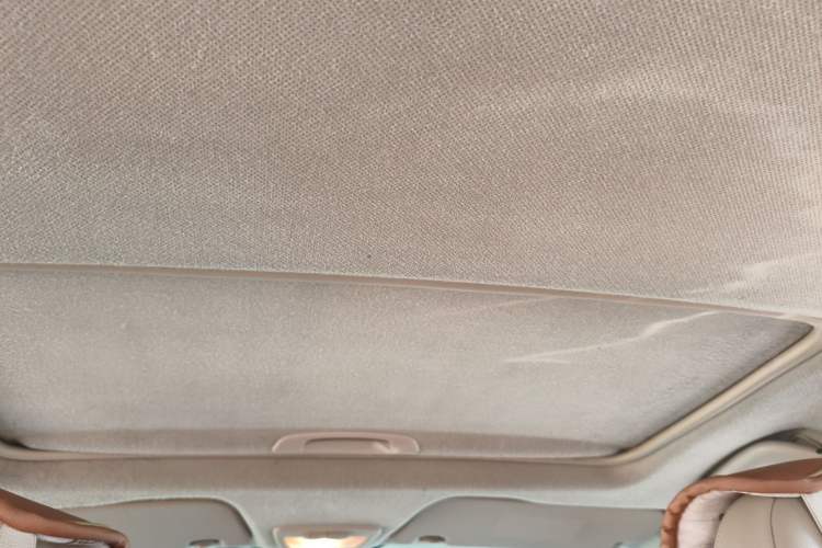 Used Baojun 630 2011 1.5L manual Elite version Headliner