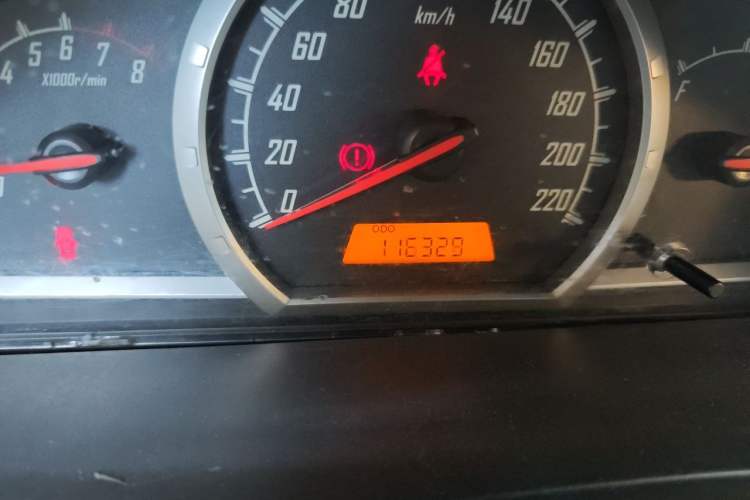 Used Baojun 630 2011 1.5L manual standard version Odometer Close Up
