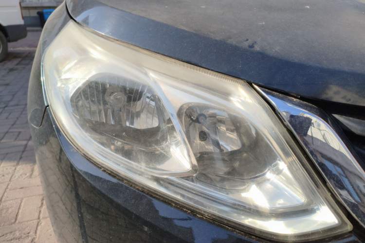 Used Baojun 630 2011 1.5L manual Elite version Right Front Headlight