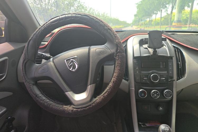 Used Baojun 630 2011 1.5L manual Comfort trim level Steering Wheel