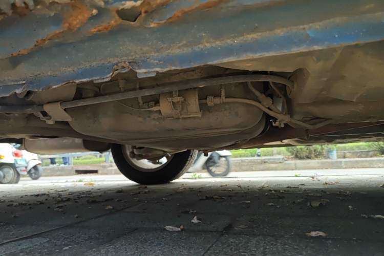 Used Baojun 630 2011 1.5L manual Comfort trim level Chassis Rear Right