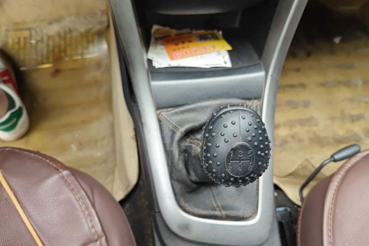 Used Baojun 630 2011 1.5L manual Comfort trim level Gear Lever