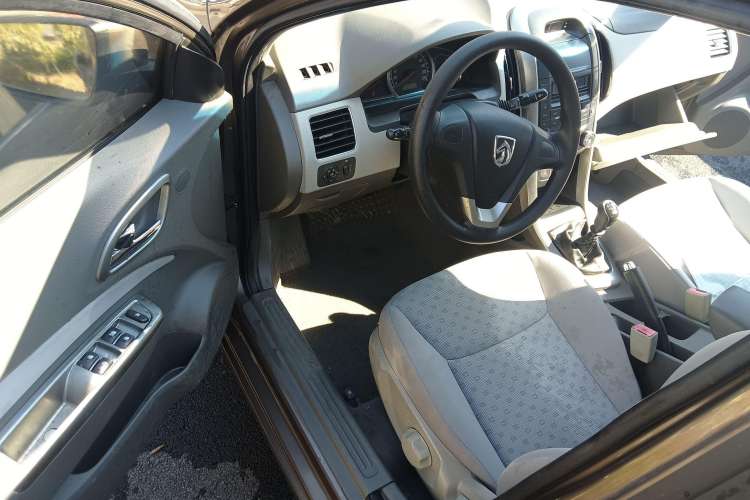 Used Baojun 630 2011 1.5L manual Comfort trim level Driver Seat
