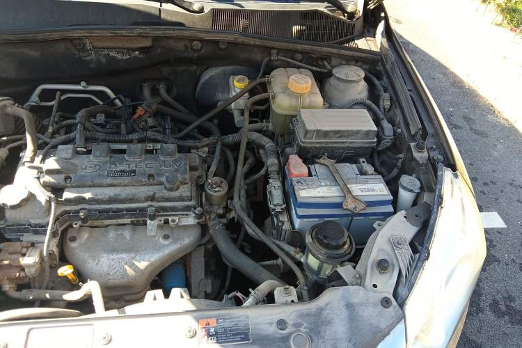 Used Baojun 630 2011 1.5L manual Comfort trim level Engine Bay Left