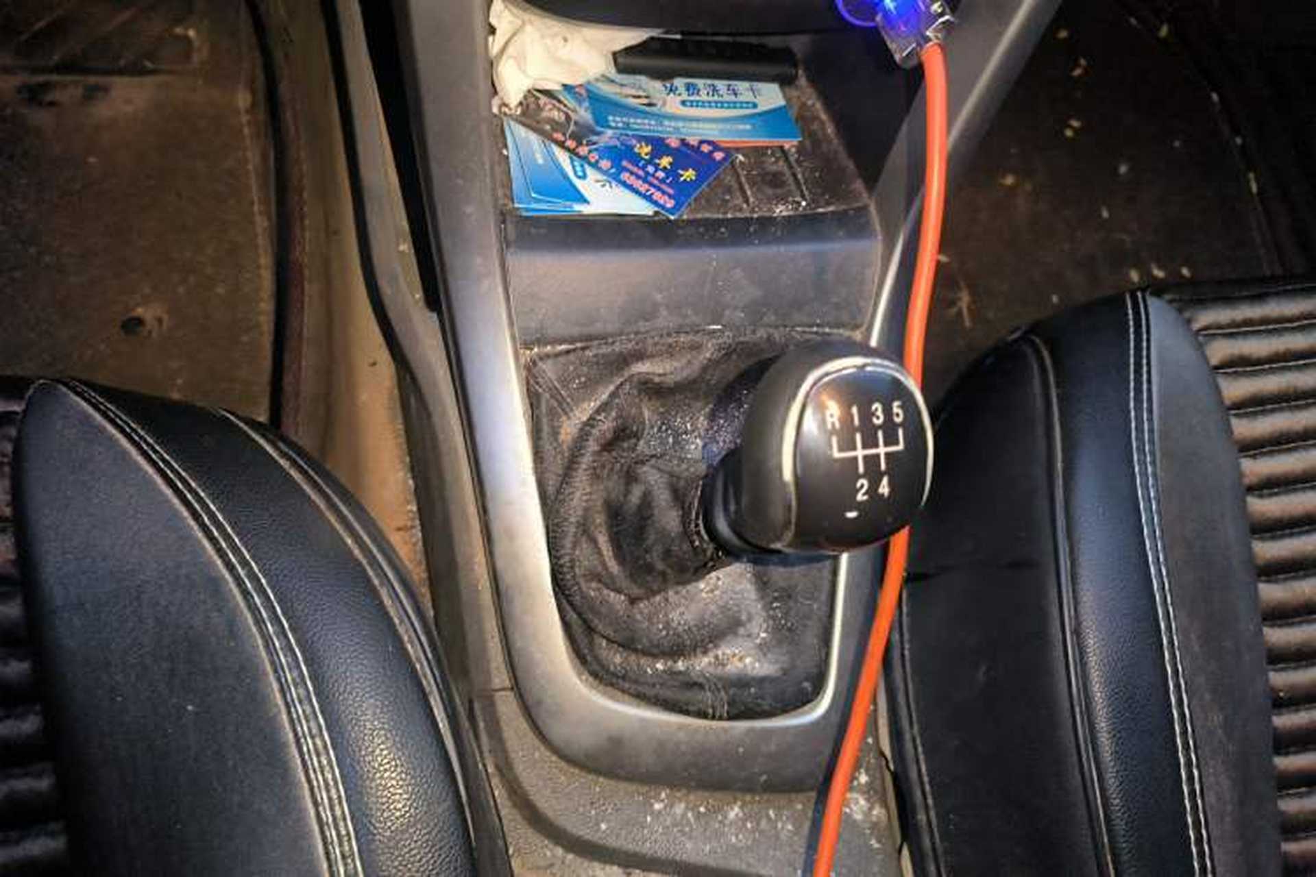 Used Baojun 630 2011 1.5L manual standard version Gear Lever