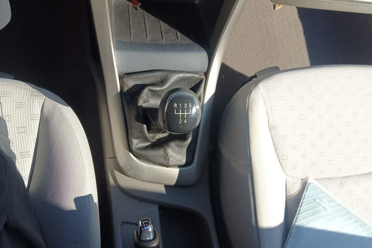 Used Baojun 630 2011 1.5L manual Comfort trim level Gear Lever
