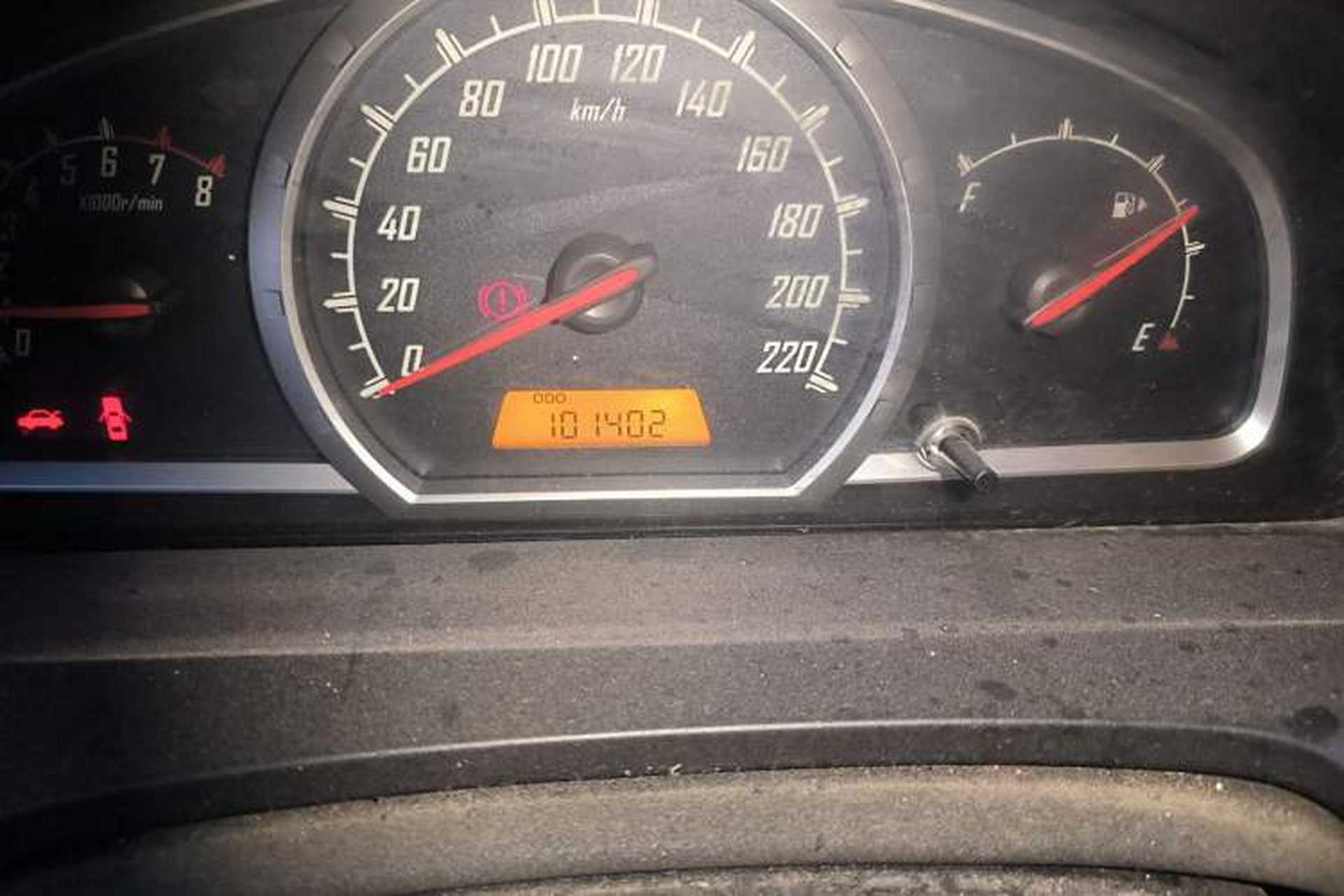 Used Baojun 630 2011 1.5L manual standard version Odometer Close Up