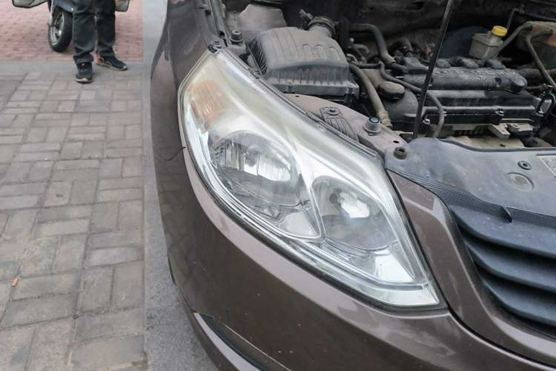 Used Baojun 630 2011 1.5L manual standard version Right Front Headlight