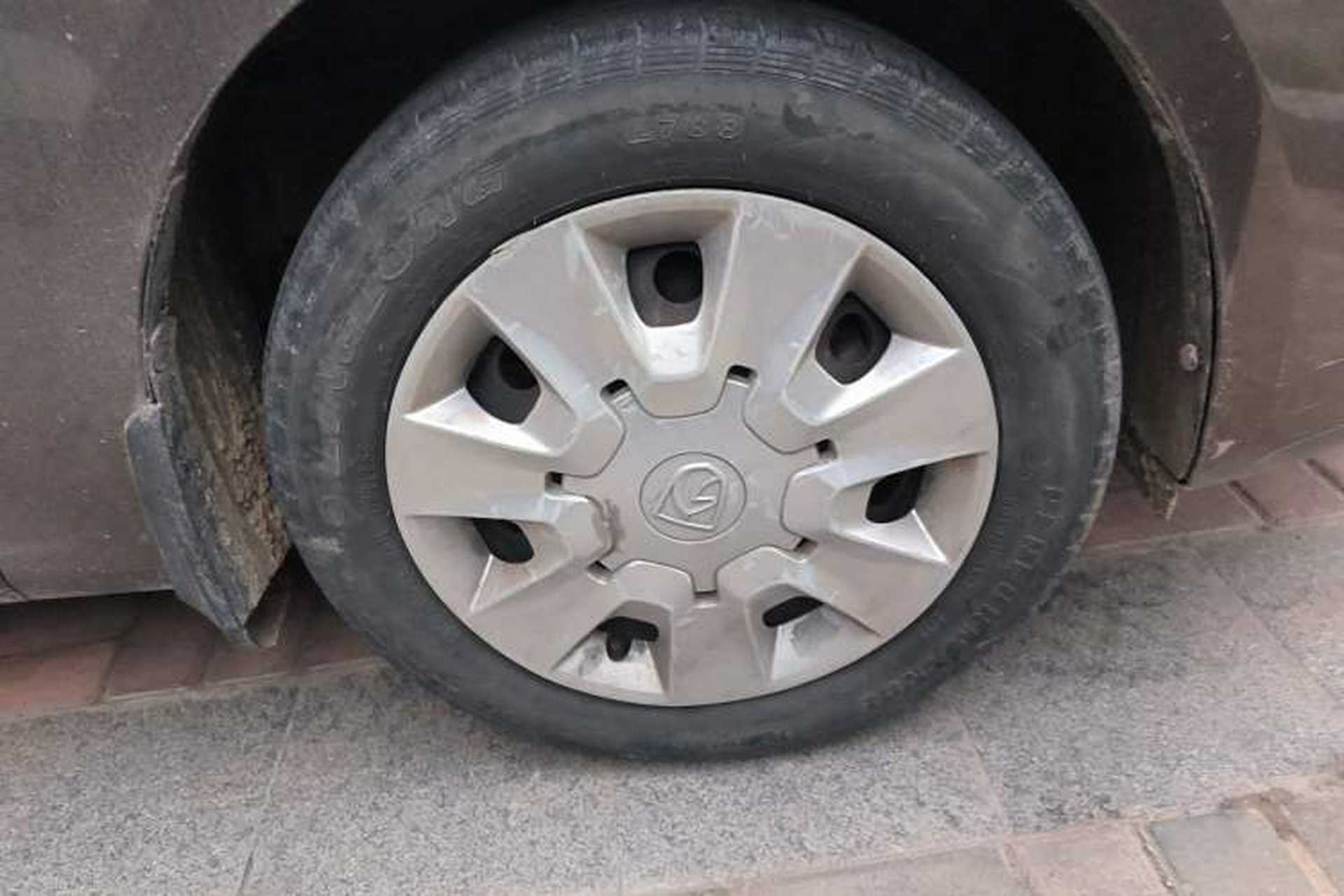 Used Baojun 630 2011 1.5L manual standard version Right Front Wheel Hub