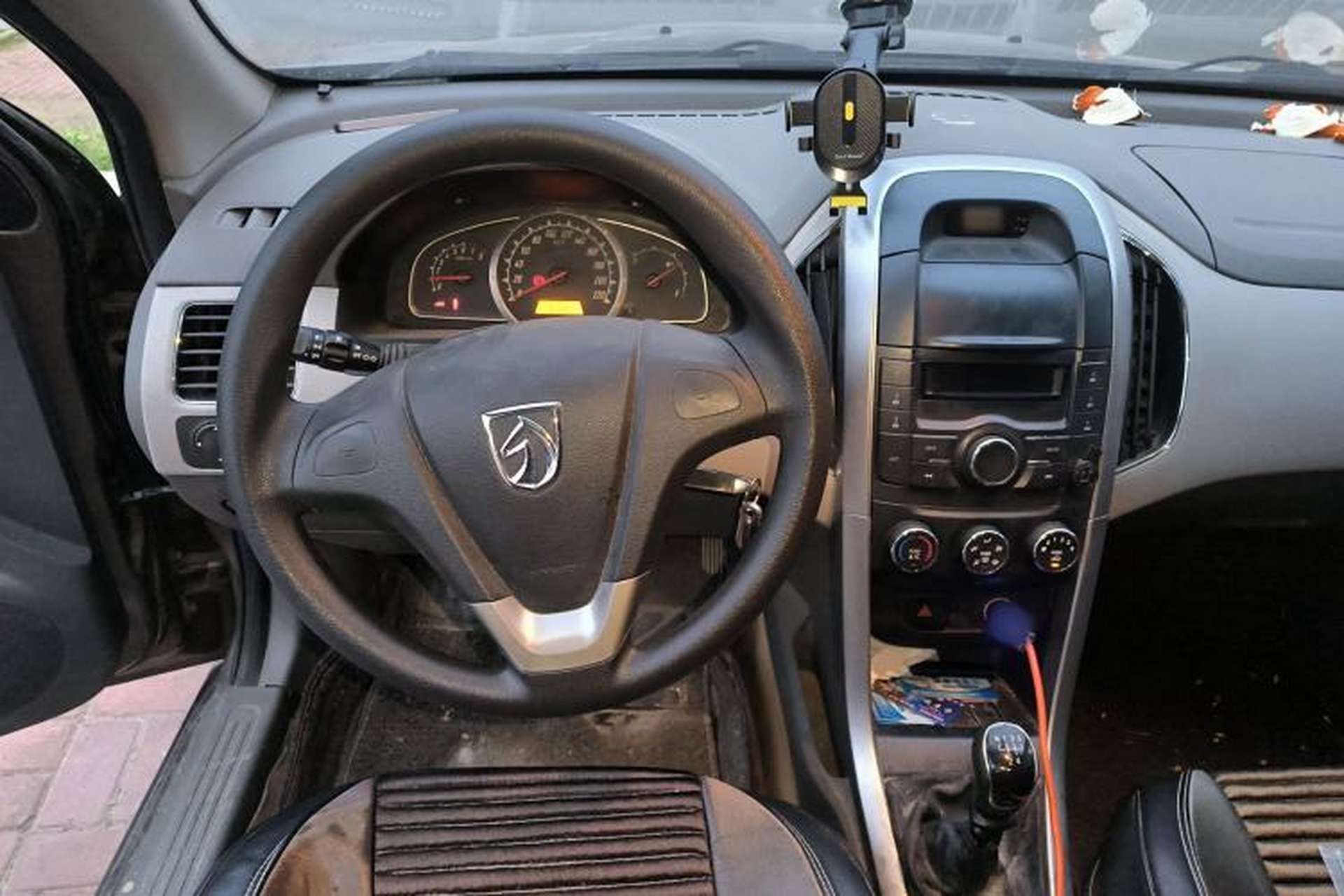 Used Baojun 630 2011 1.5L manual standard version Steering Wheel