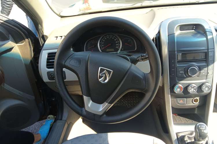 Used Baojun 630 2011 1.5L manual Comfort trim level Steering Wheel