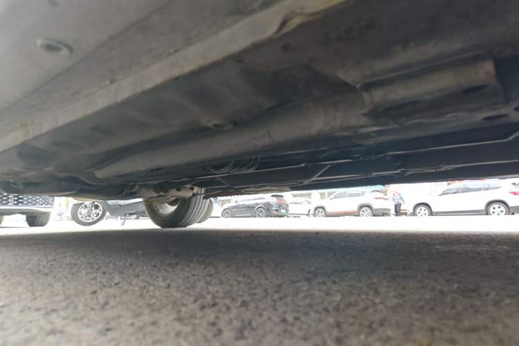 Used Baojun 630 2011 1.5L manual Comfort trim level Chassis Front Right