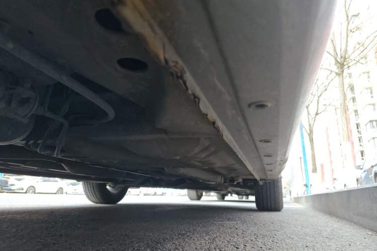 Used Baojun 630 2011 1.5L manual Comfort trim level Chassis Rear Right
