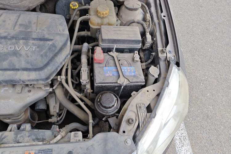 Used Baojun 630 2011 1.5L manual Comfort trim level Engine Bay Left
