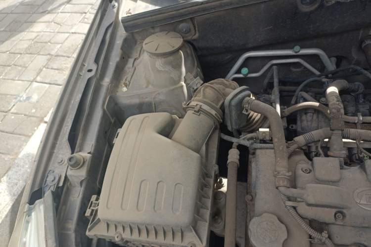 Used Baojun 630 2011 1.5L manual Comfort trim level Engine Bay Right