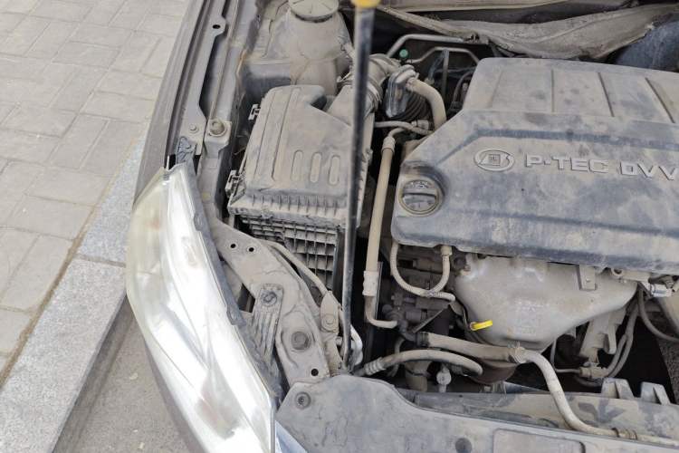 Used Baojun 630 2011 1.5L manual Comfort trim level Engine Bay Right