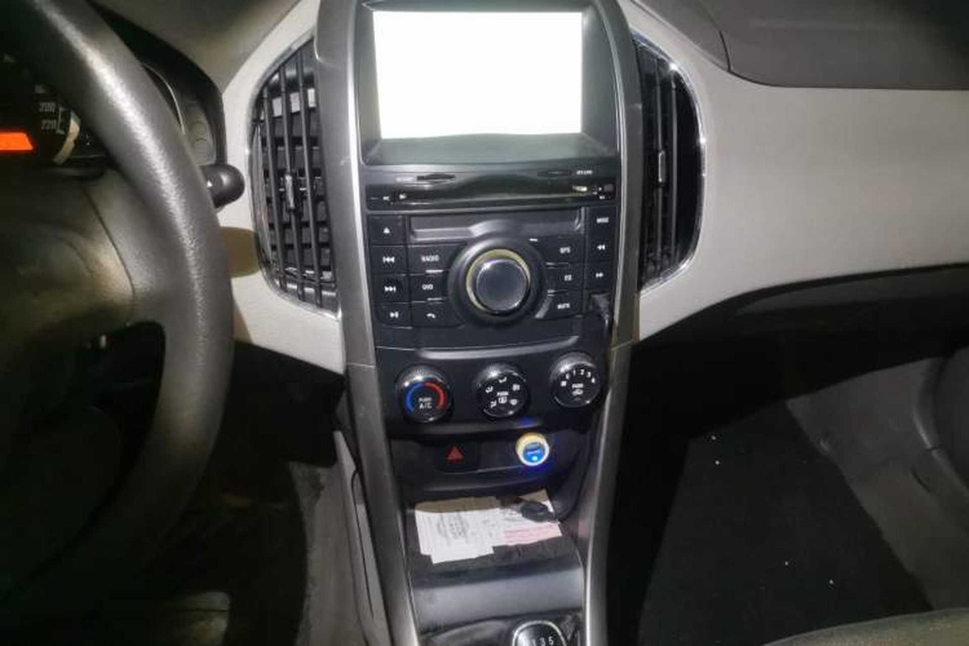 Used Baojun 630 2011 1.5L manual Comfort trim level Audio And AC Panel