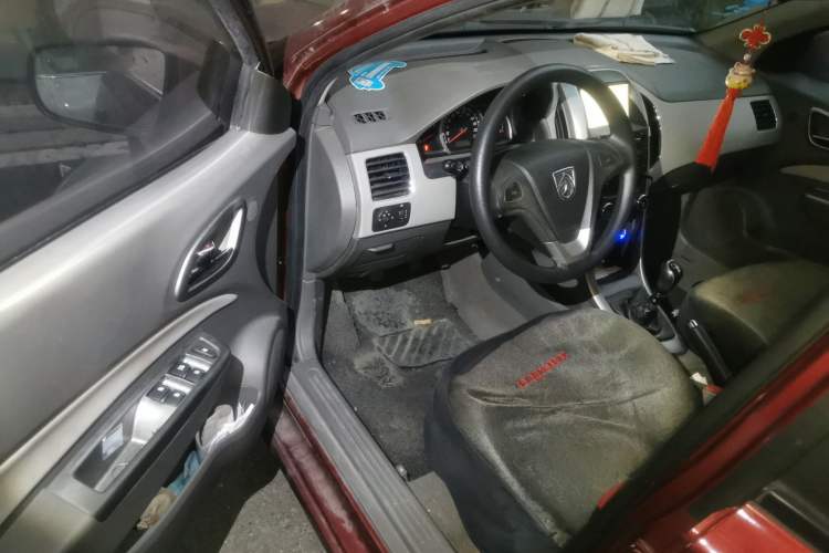 Used Baojun 630 2011 1.5L manual Comfort trim level Driver Seat