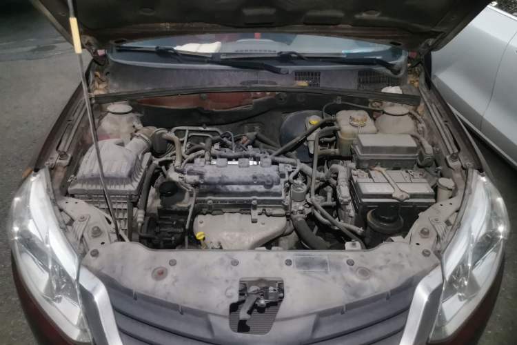 Used Baojun 630 2011 1.5L manual Comfort trim level Engine Bay