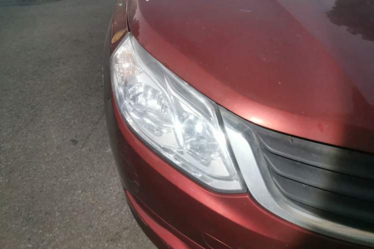 Used Baojun 630 2011 1.5L manual Comfort trim level Right Front Headlight
