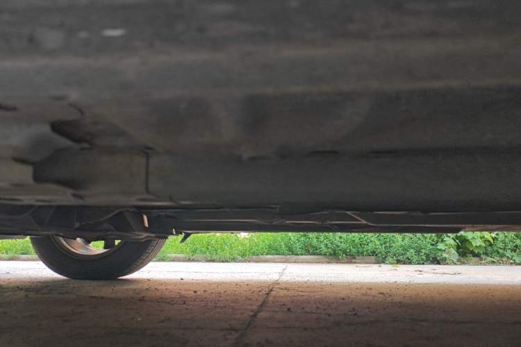 Used Baojun 630 2011 1.5L manual Elite version Chassis Front Left