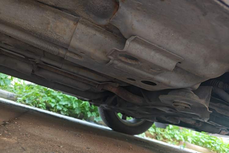 Used Baojun 630 2011 1.5L manual Elite version Chassis Front Right