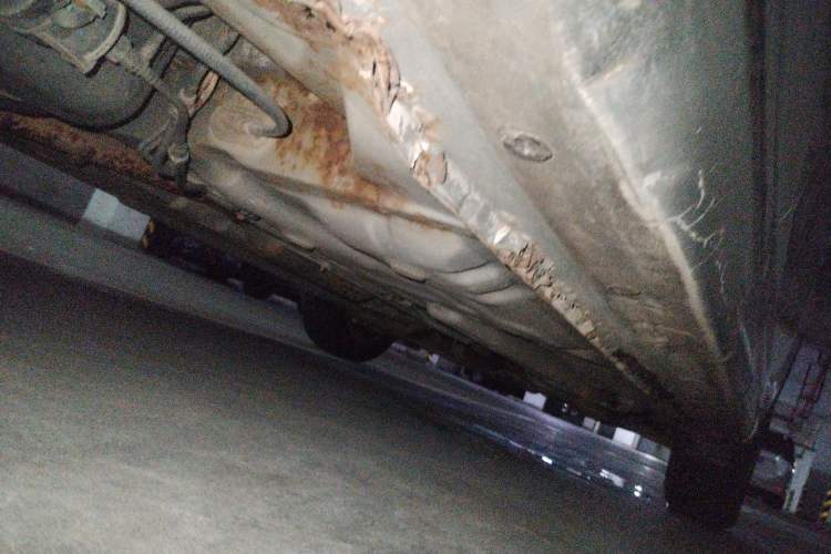 Used Baojun 630 2011 1.5L manual Comfort trim level Chassis Rear Right
