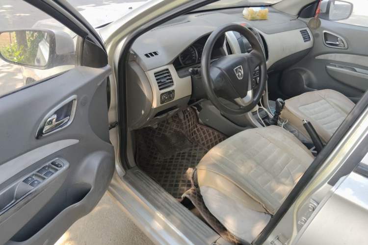 Used Baojun 630 2011 1.5L manual Comfort trim level Driver Seat