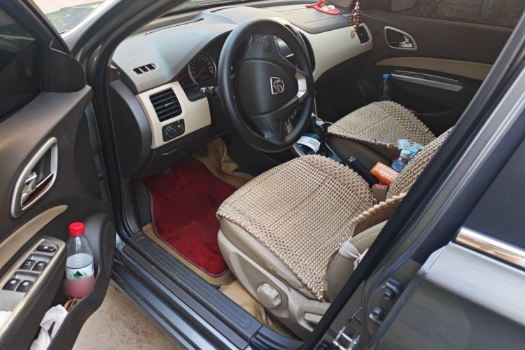 Used Baojun 630 2011 1.5L manual Elite version Driver Seat