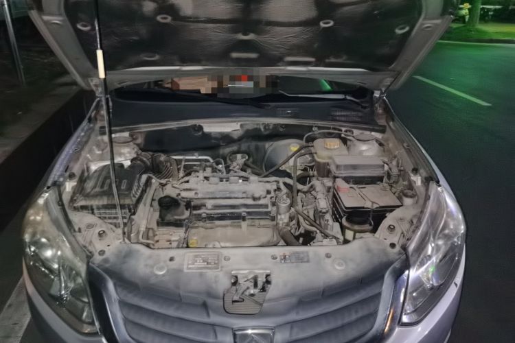 Used Baojun 630 2011 1.5L manual Comfort trim level Engine Bay