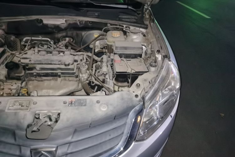 Used Baojun 630 2011 1.5L manual Comfort trim level Engine Bay Left
