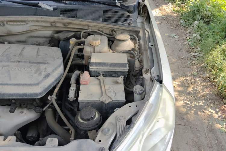 Used Baojun 630 2011 1.5L manual Comfort trim level Engine Bay Left