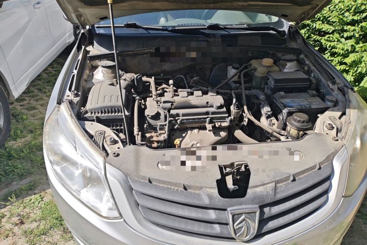 Used Baojun 630 2011 1.5L manual standard version Engine Bay Right