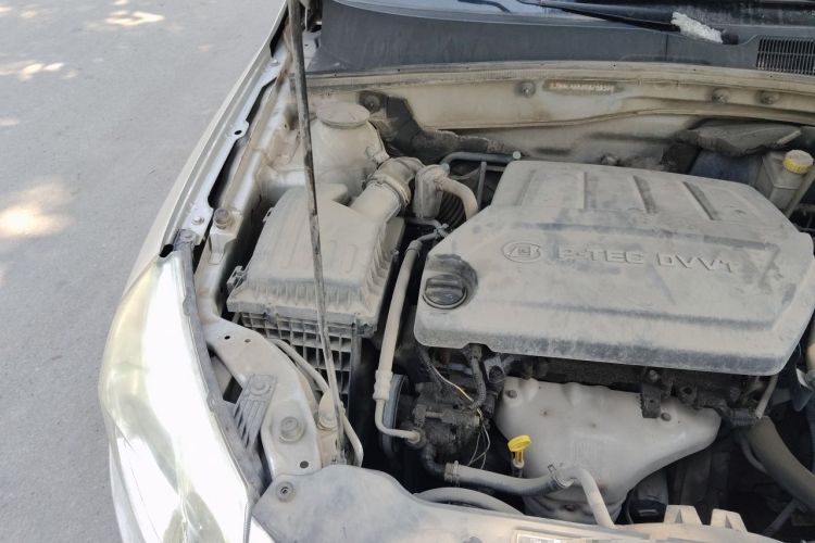 Used Baojun 630 2011 1.5L manual Comfort trim level Engine Bay Right