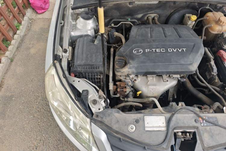 Used Baojun 630 2011 1.5L manual Comfort trim level Engine Bay Right