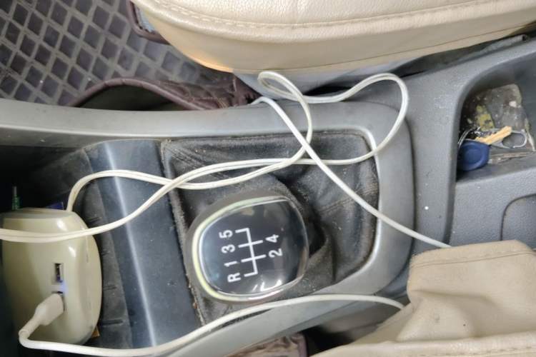 Used Baojun 630 2011 1.5L manual Comfort trim level Gear Lever