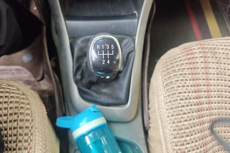 Used Baojun 630 2011 1.5L manual Comfort trim level Gear Lever