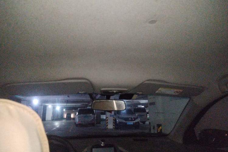 Used Baojun 630 2011 1.5L manual Comfort trim level Headliner